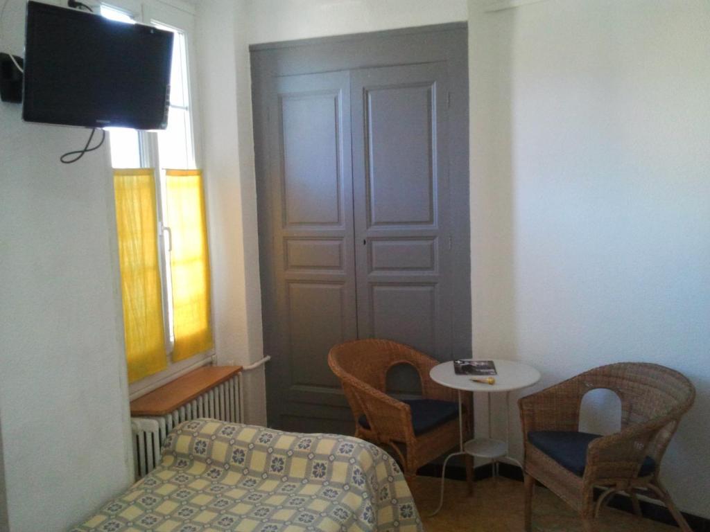 Hotel Du Chateau Chateau-Arnoux-Saint-Auban Quarto foto